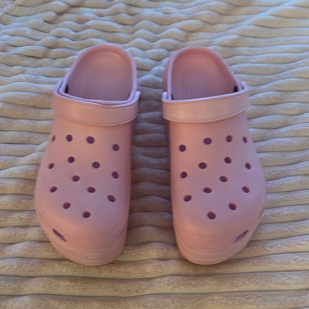 Women nursing clogs